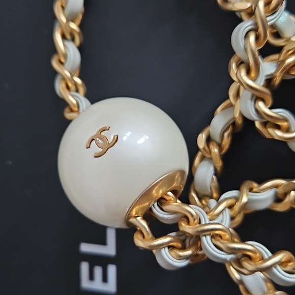 NEW CHANEL Agne Perle Pearl Ball Light Gray Mini Bag Wallet On Chain - Picture 3 of 17